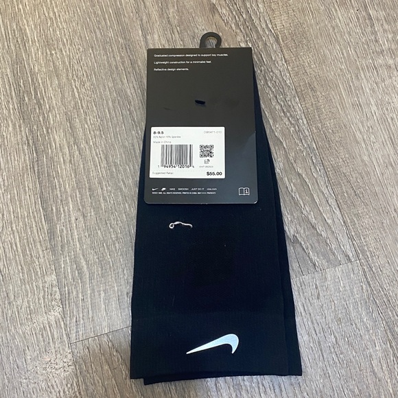 Nike Spark • running compression socks • DRI fit • wmn 9.5-11 men 8-9.5 - Picture 2 of 3